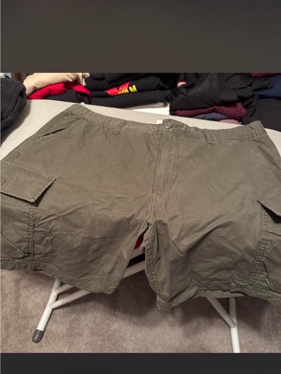 Other - Men's Olive Cargo Shorts